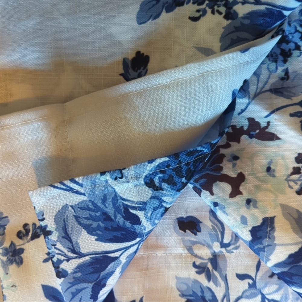 2 pc LAURA ASHLEY Drapes - 36Wx84L each - Picture 11 of 12